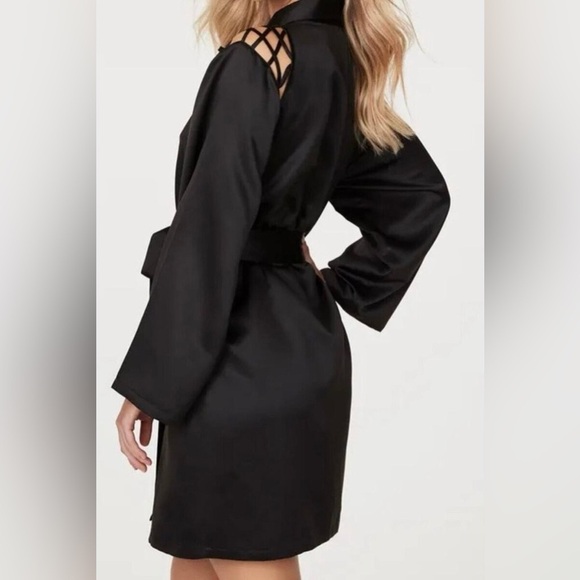 NWT Frederick’s of Holiday Black Satin Lattice Lacing Robe with Self Tie Belt, M - Picture 2 of 16